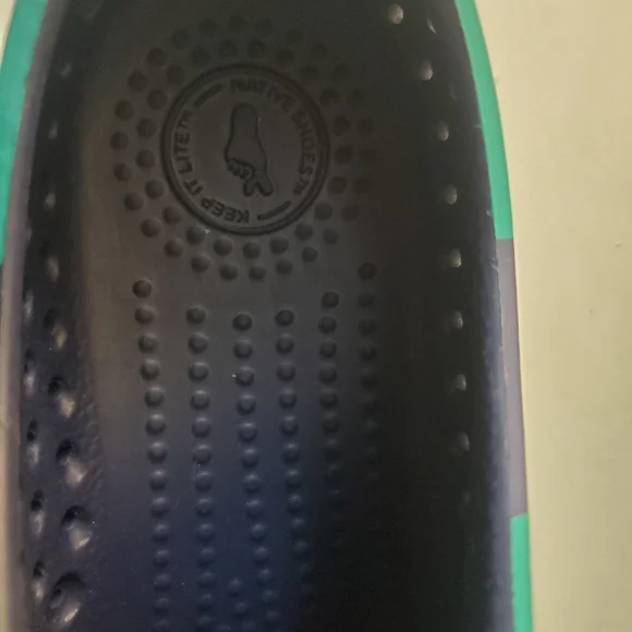 Native shoes - Picture 2 of 3